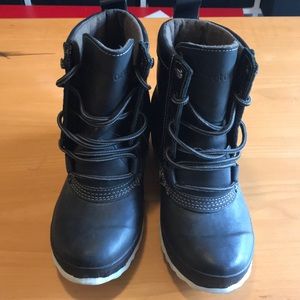 Tretorn Duck Boots size 6